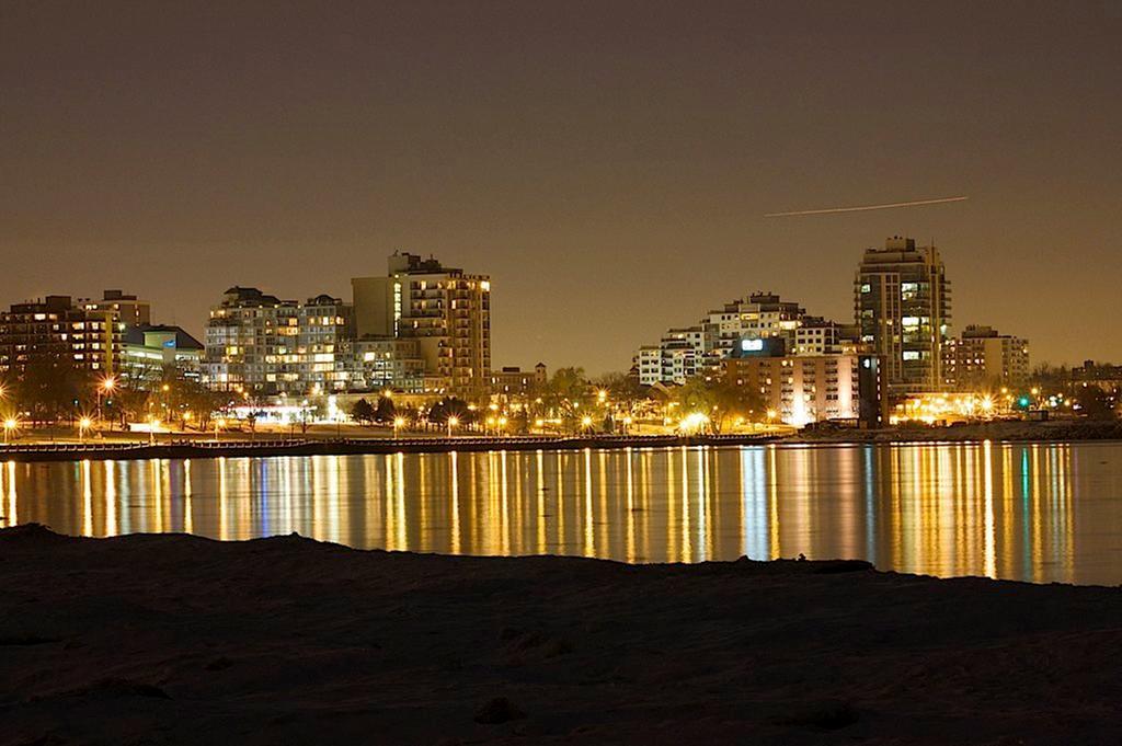 Waterfront Downtown Hotel